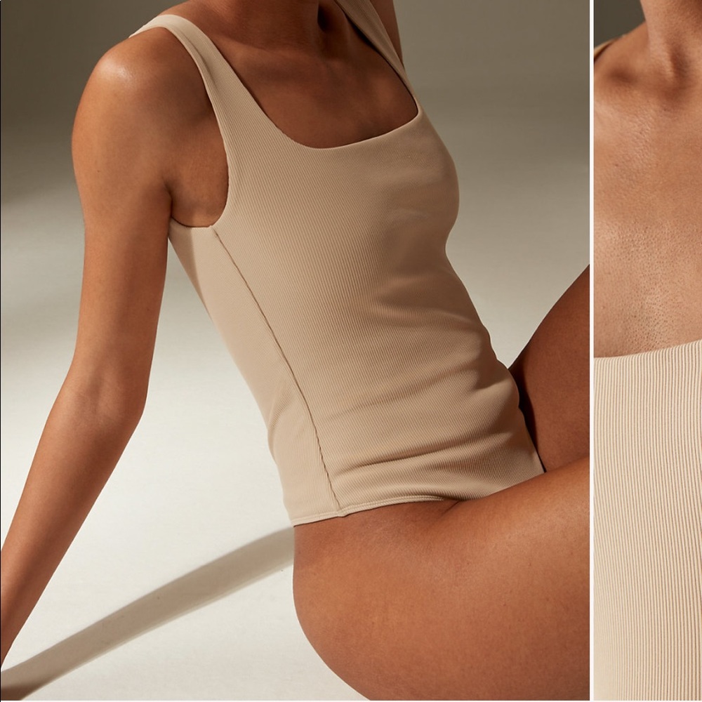 Aritzia BRAND NEW Contour bodysuit in Warm Sand XS